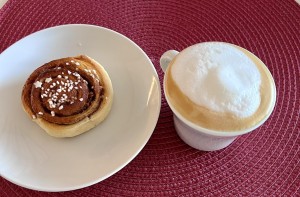 švédská fika: káva a skořicový šnek